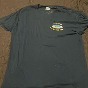 Rip n dip alien T-shirt size L